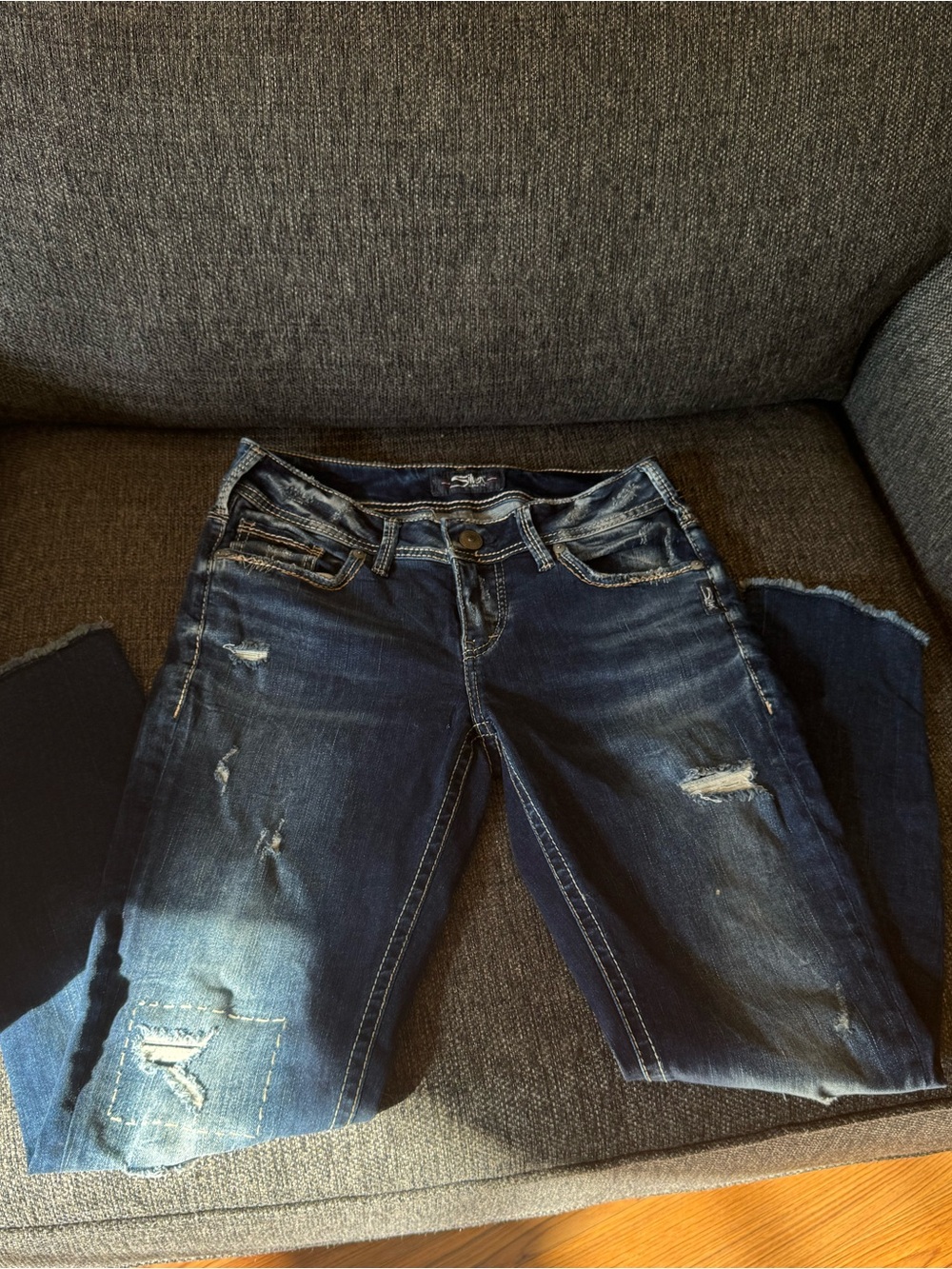 Silver Jeans Dark Blue Distressed Women’s Jeans With Contrast Stitching